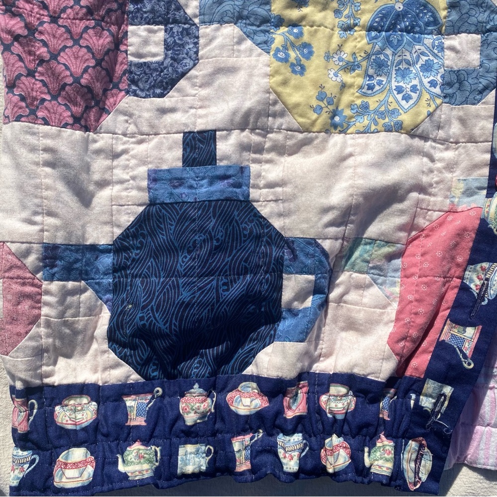 QUILT Patchwork 🫖 Tea Jacket - Picture 13 of 16